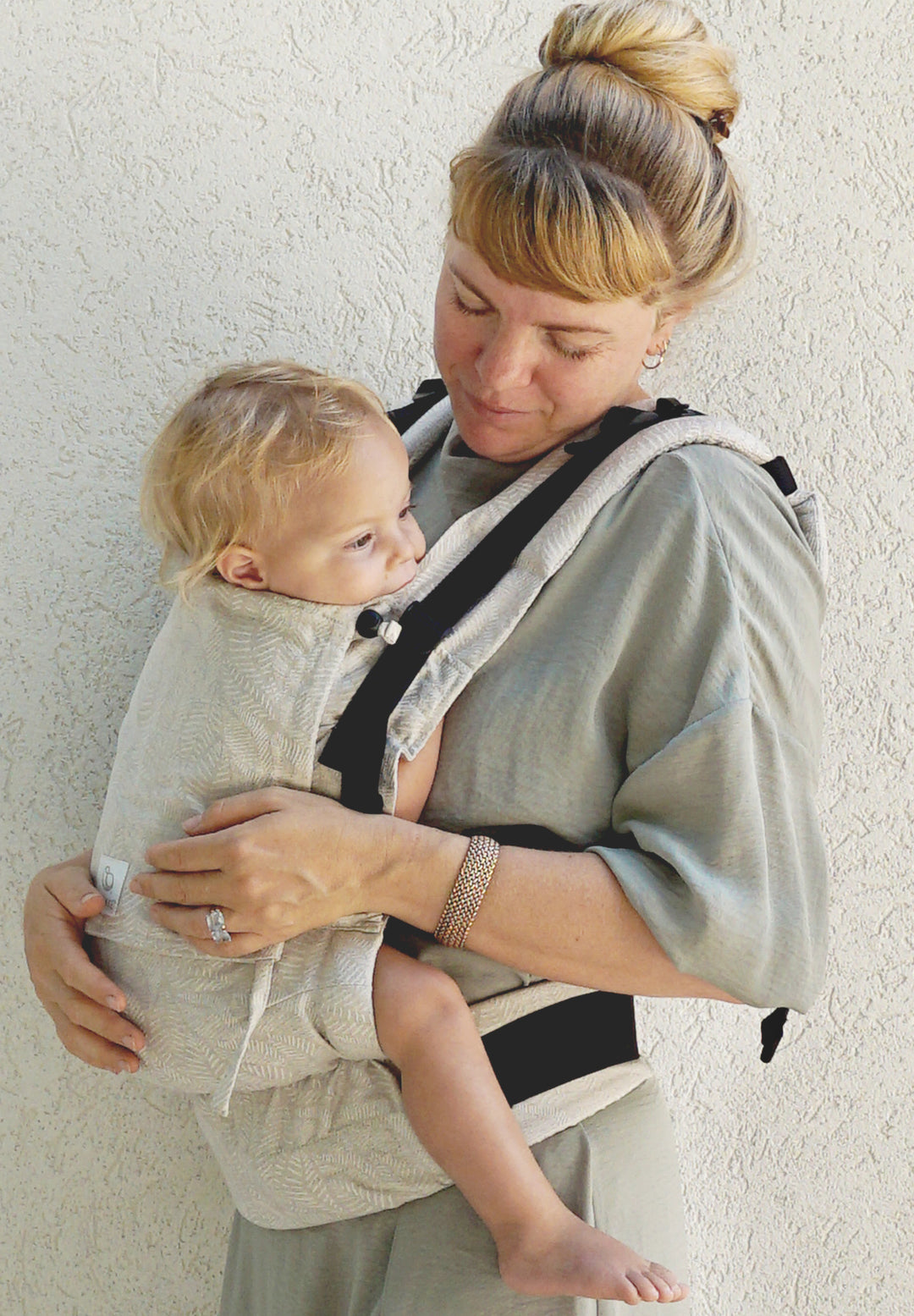 מנשא ילקוט פיזיולוגי מתכוונן Stokke Limas Flex | בז׳ עלים image 2