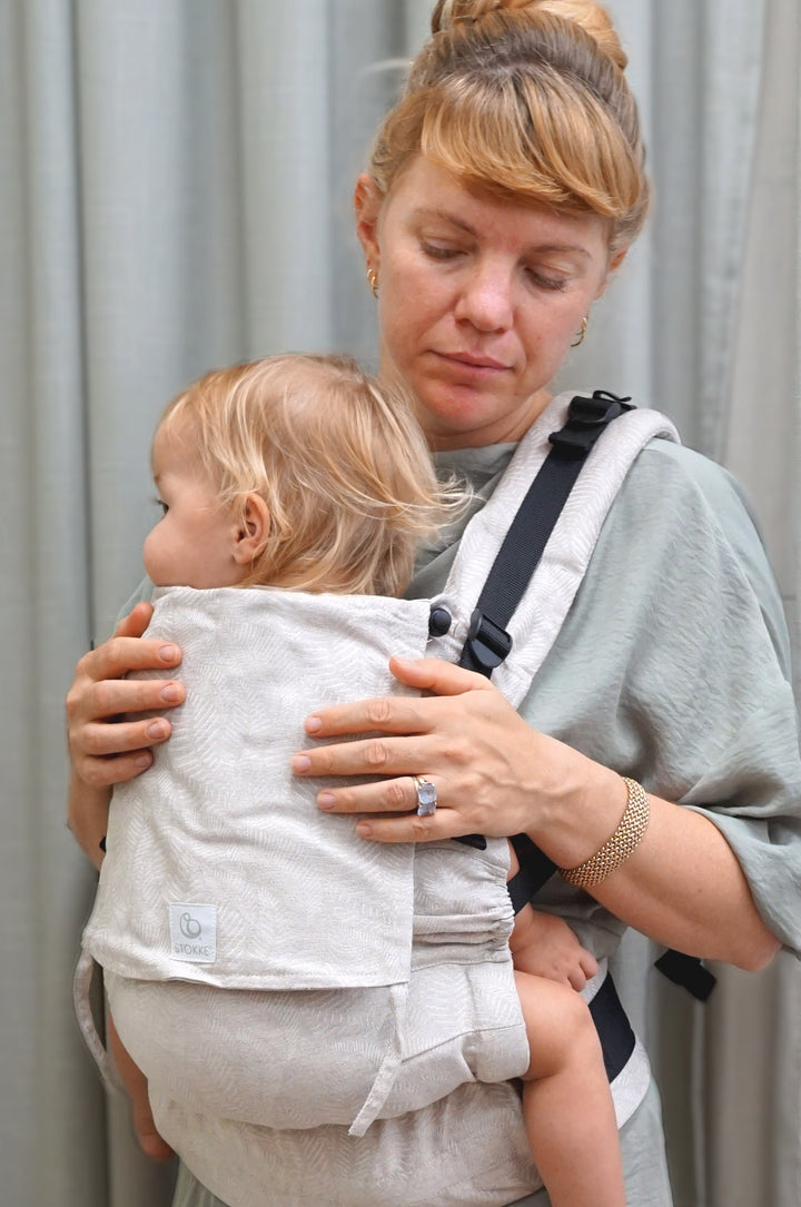 מנשא ילקוט פיזיולוגי מתכוונן Stokke Limas Flex | בז׳ עלים image 0