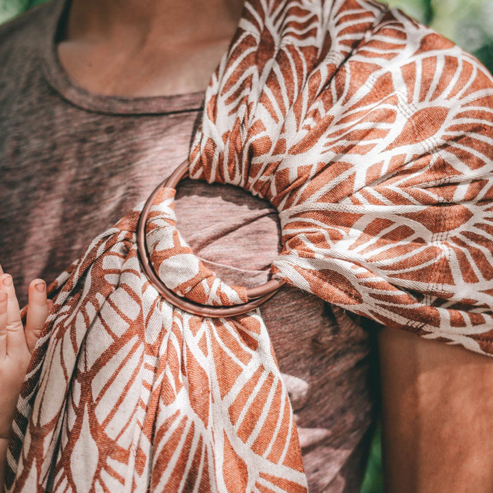 מנשא טבעות פיזיולוגי  Neko Ring Sling | סלוניקי חום image 3