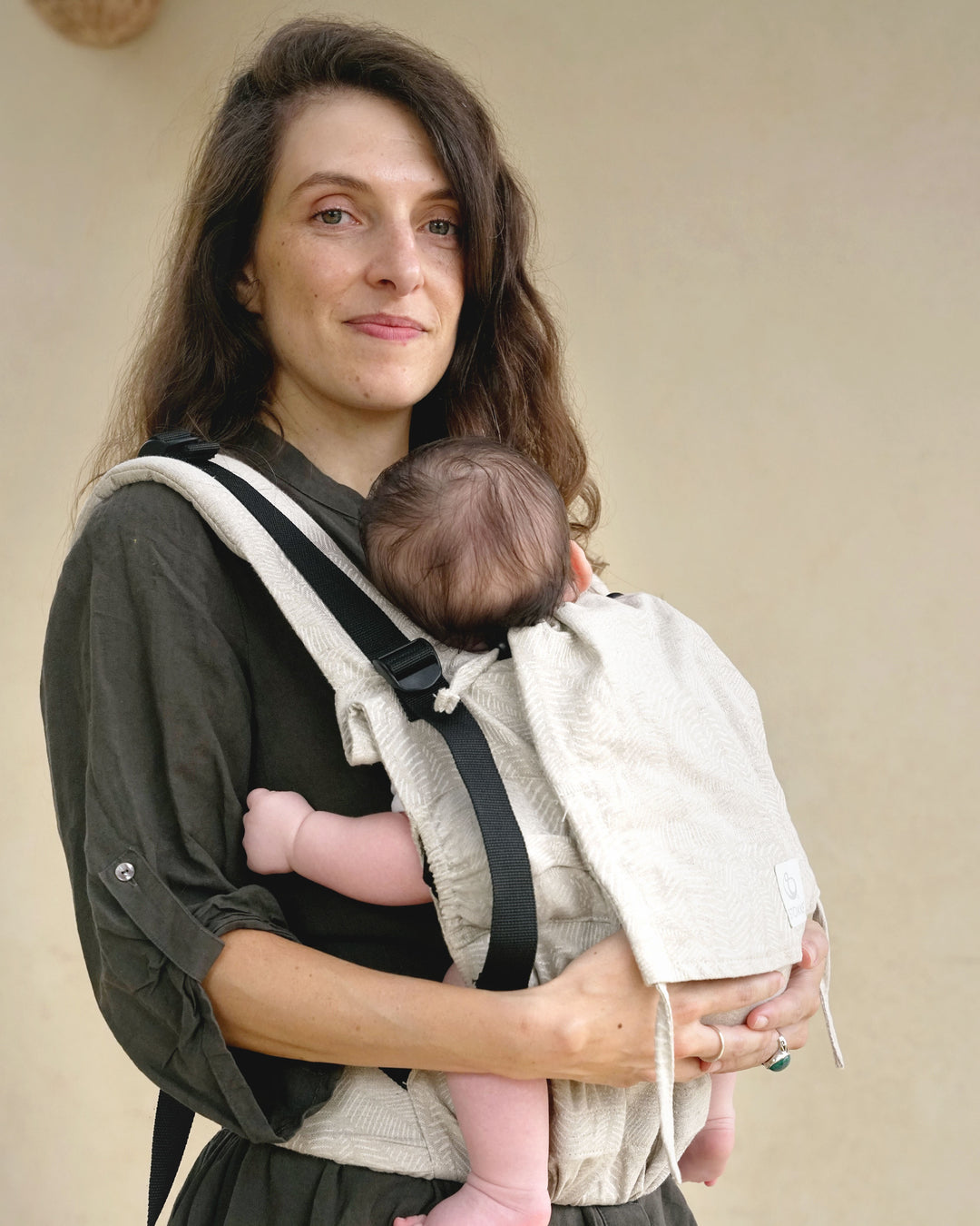 בז׳ עלים | Stokke Limas Flex מנשא ילקוט פיזיולוגי מתכוונן